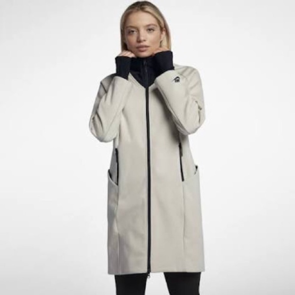 NIKE  WOMEN’S SPORTSWEAR TECH PACK COAT / JACKET SIZE SMALL